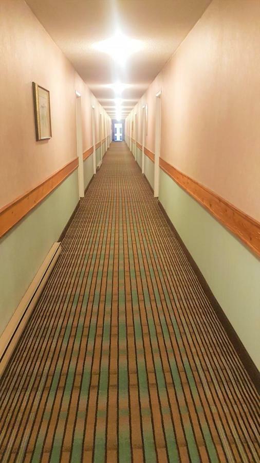 Agassiz Park Lodge - Under New Management McCreary Εξωτερικό φωτογραφία